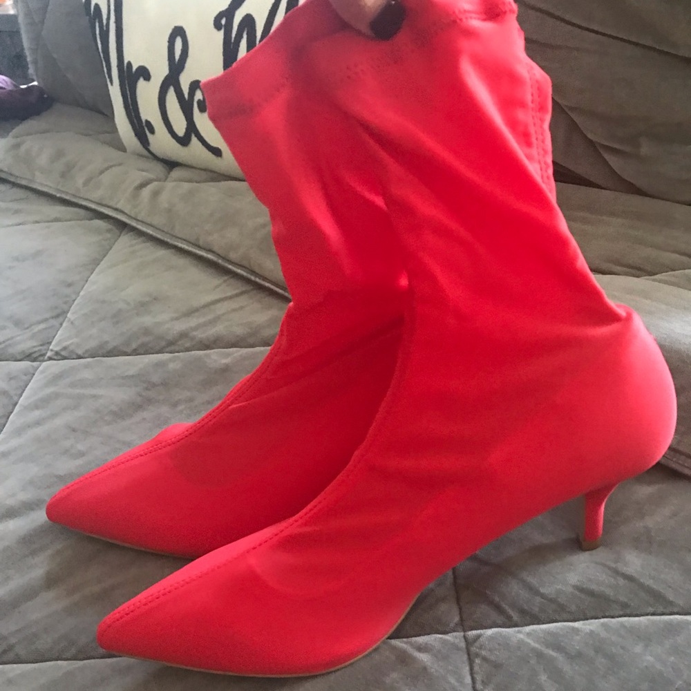NWT H&M Sock red fabric bootie